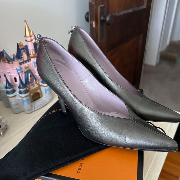BCBG Max Azria "Luna" shoe, size 8.5 (39) heels, pewter color, leather - Picture 1 of 11
